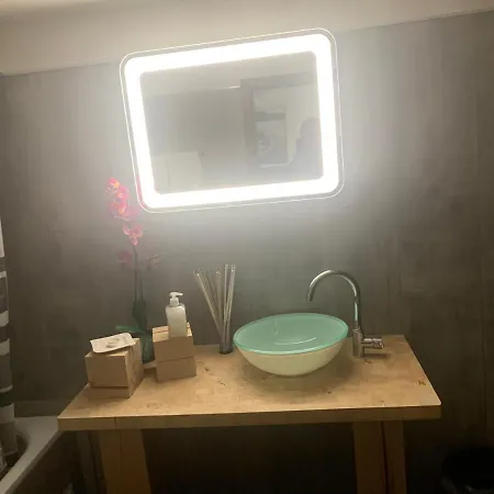 Linda City Apartment *